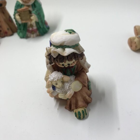 Vintage 1994 Cute as a Button Mary Rhyner Nativity Set 8 pieces Sew Cute!! - Picture 8 of 13